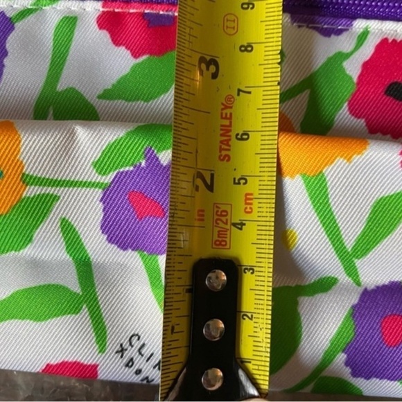 Clinique x Donald Robertson Limited Edition Tote and Makeup Bag Floral - Picture 11 of 12